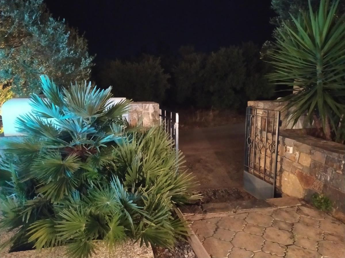 Nefeli Villas Hersonissos  Exteriör bild