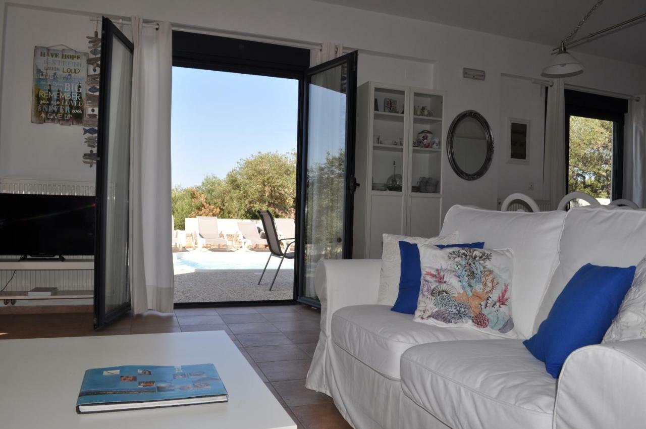 Nefeli Villas Hersonissos  Exteriör bild